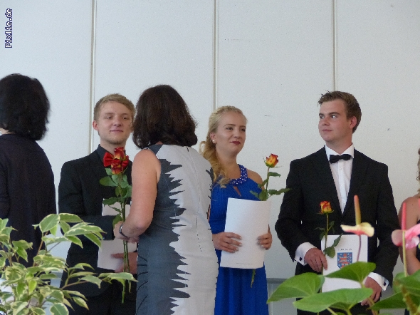 http://www.beruflichesgymnasium.de/pixlie/cache/vs_Abiturzeugnisse 2017_P1030572.JPG
